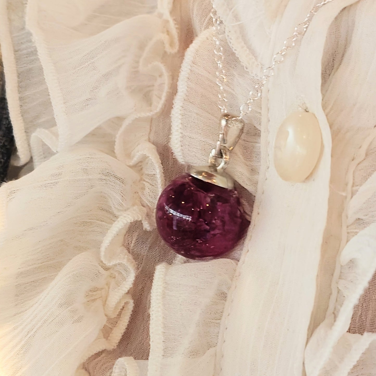 Perle med roseblader og glitter