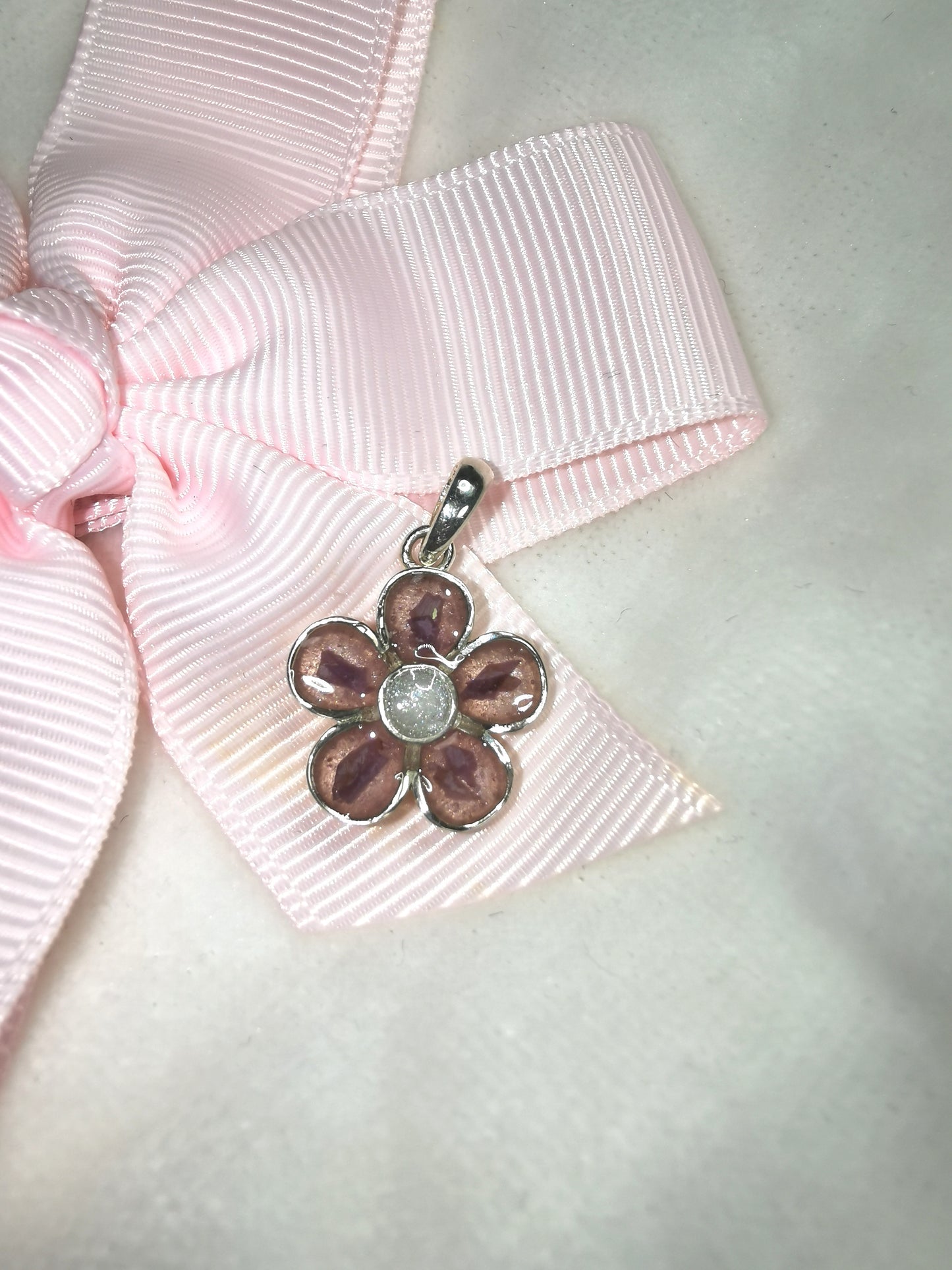 Forglemmegei minnesmykke