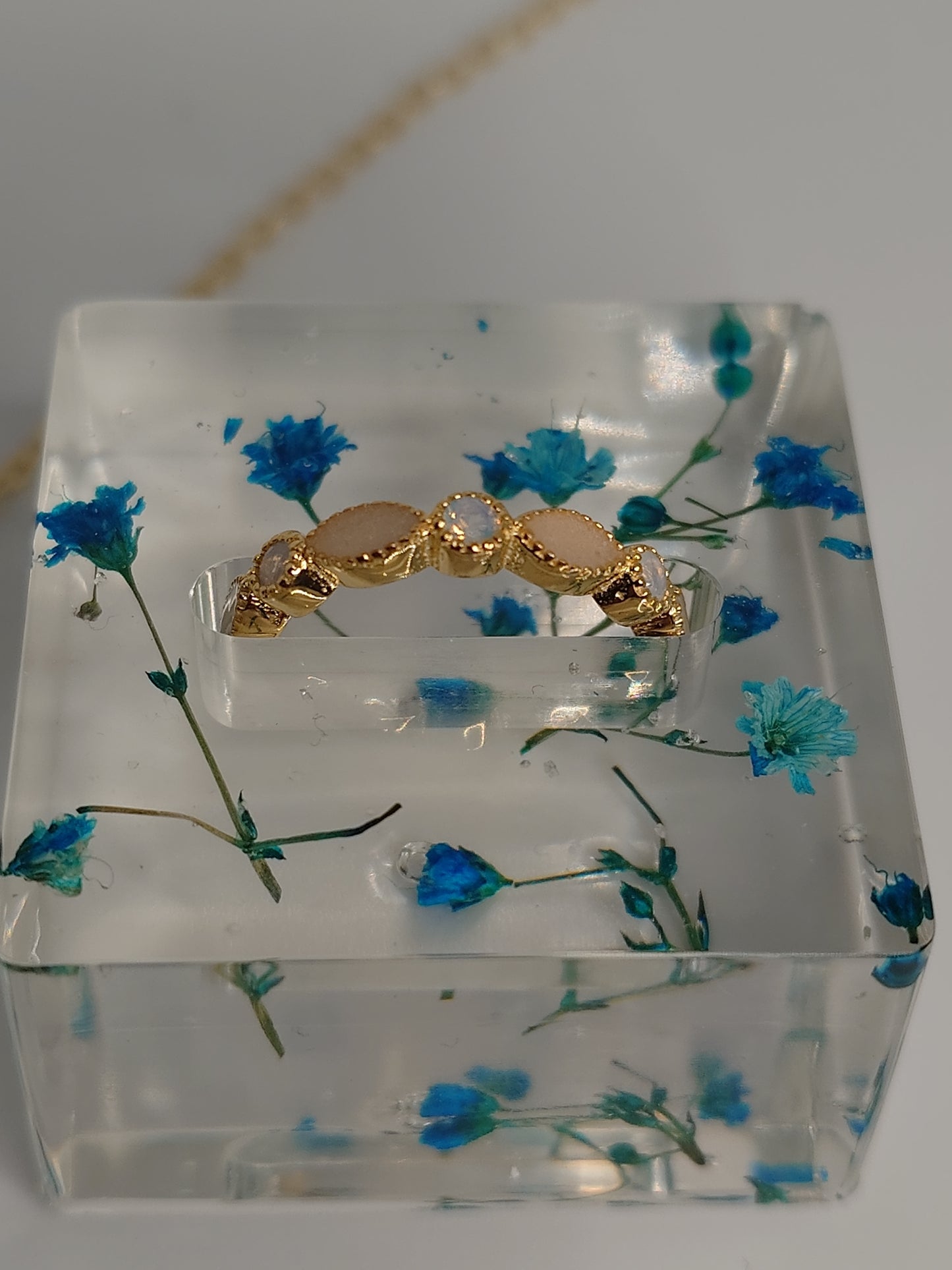 Olivia med 4 fødselssteiner