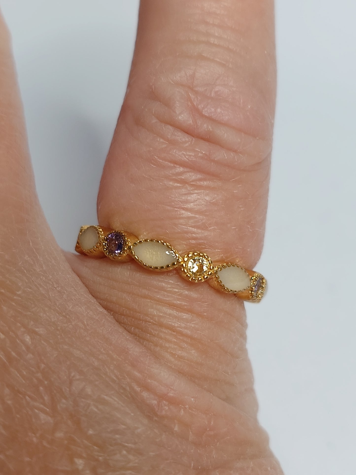 Olivia med 4 fødselssteiner