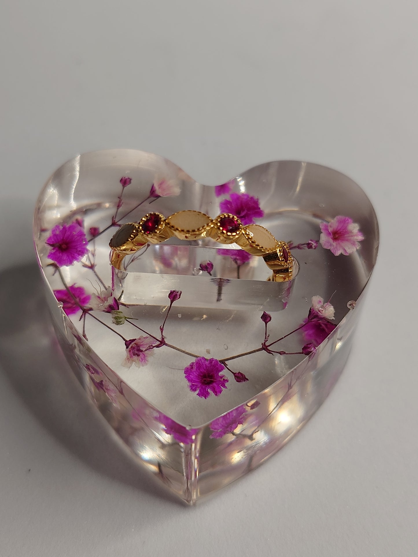 Olivia med 4 fødselssteiner