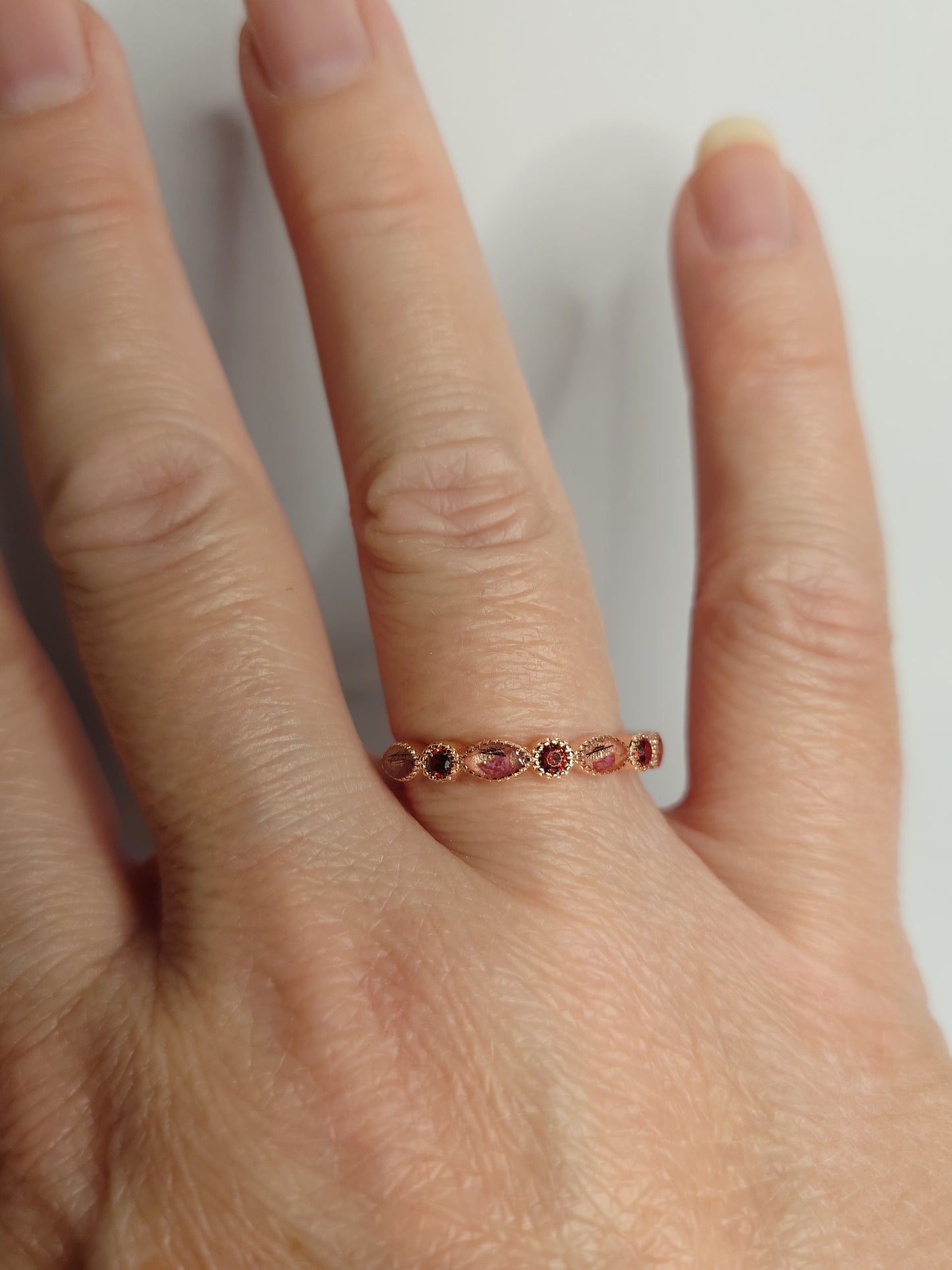 Olivia med 4 fødselssteiner