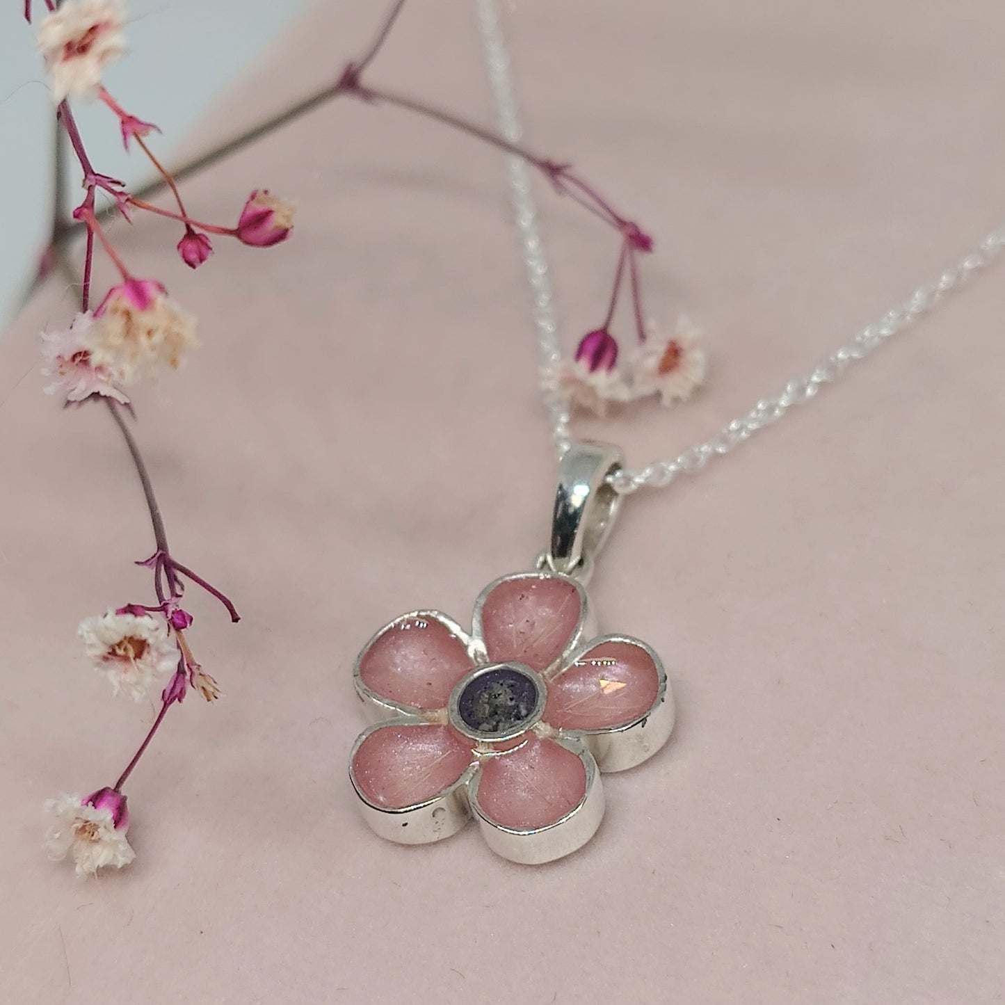 Forglemmegei minnesmykke