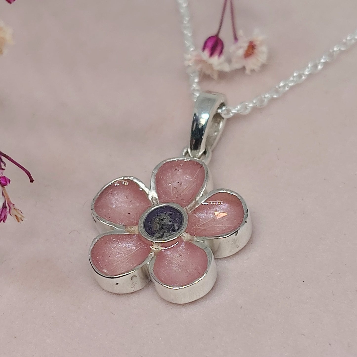 Forglemmegei minnesmykke