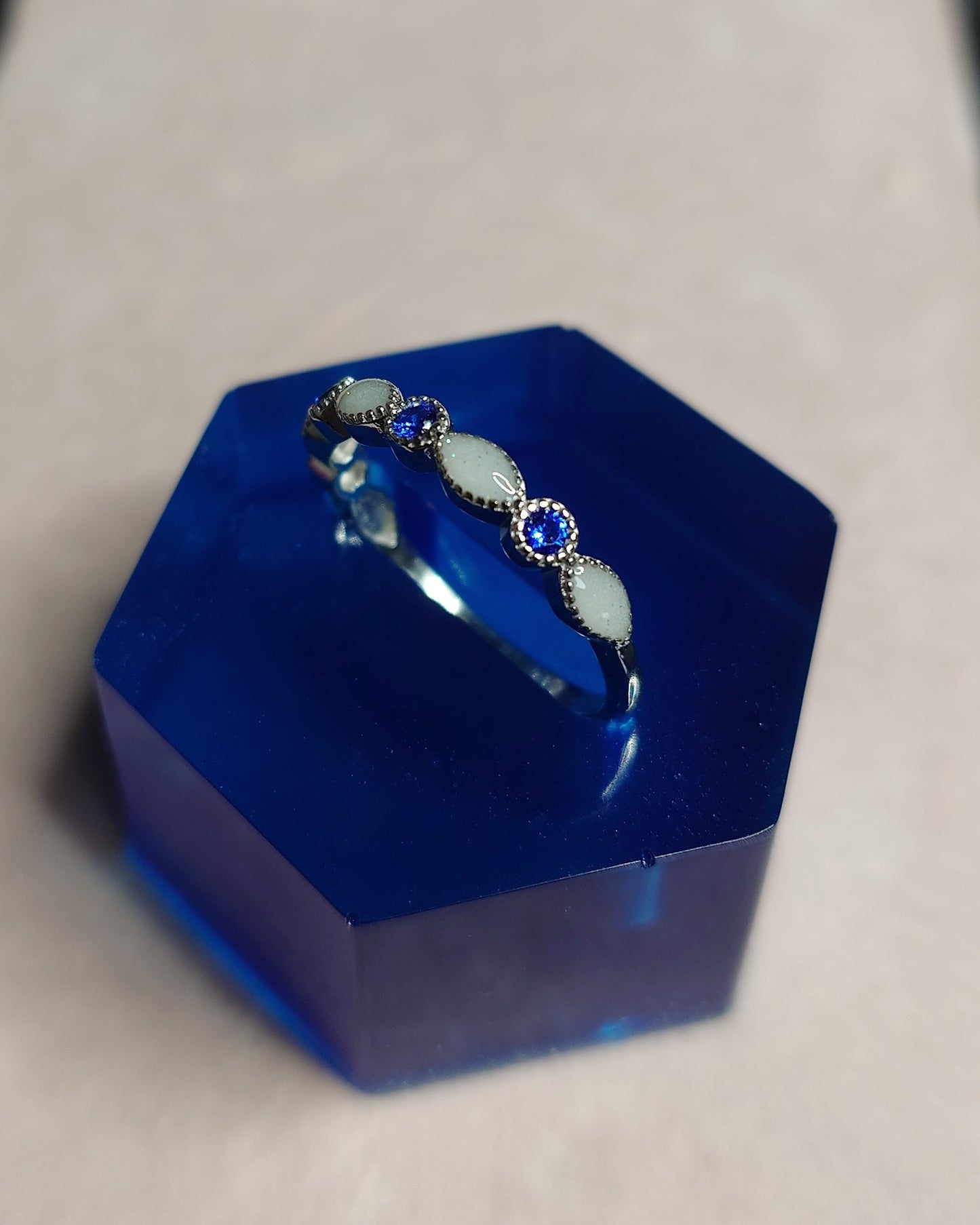 Olivia med 4 fødselssteiner