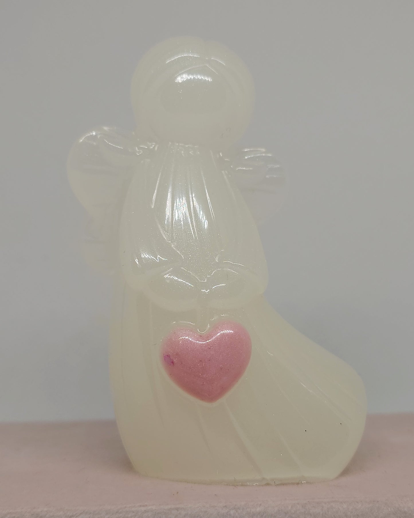 Engel med minnehjerte eller stjerne